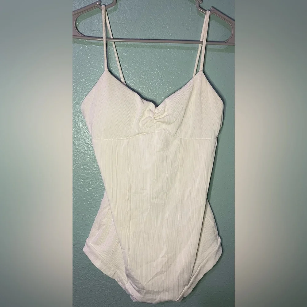 Chic White Women's One-Piece Swimsuit